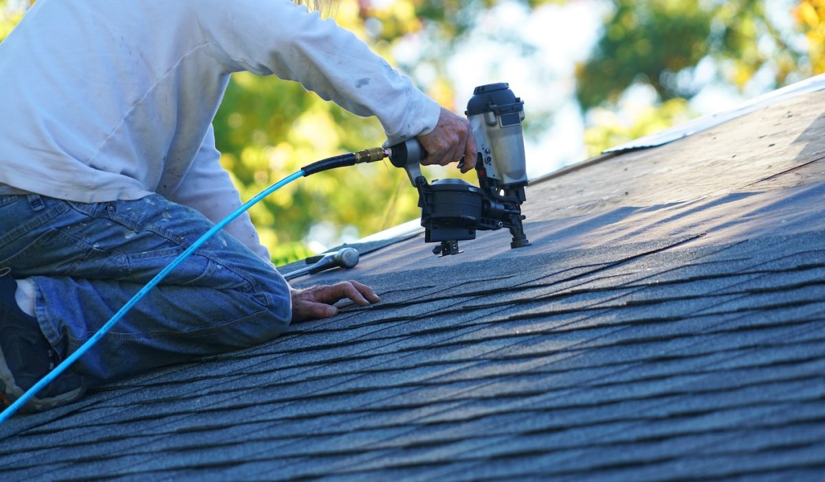installing shingles